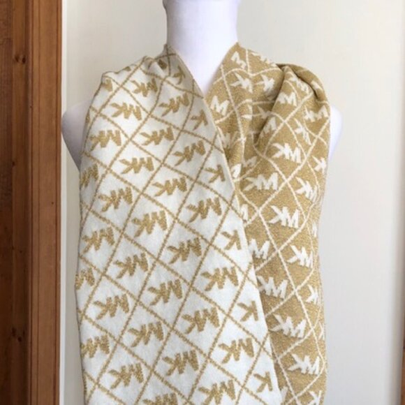 MICHAEL KORS Infinity Scarf Gold White Metallic NWOT - Picture 8 of 16